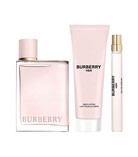 burberry 女孩聖誕節禮物|Burberry 聖誕節客製化圍巾推新色 實在讓人好心動～ .